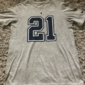 A Nike sports t-shirt 👌🏼.